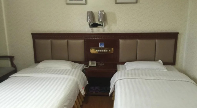 Golden Coast Hotel