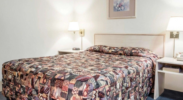 Двухместный номер Standard Rodeway Inn & Suites