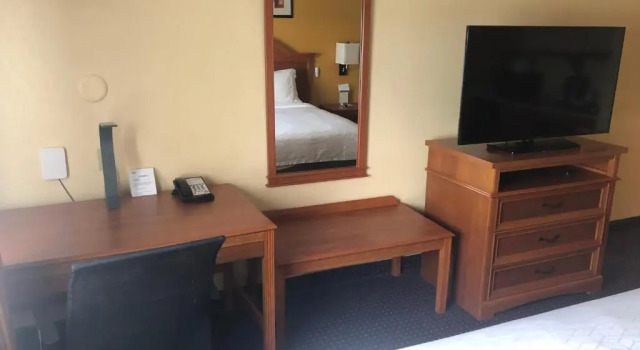 Номер Standard Holiday Inn Express and Suites Fort Lauderdale Airport West by IHG