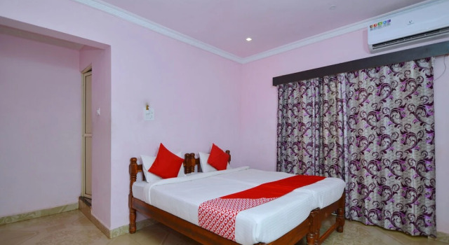 OYO 7258 Spartan Inn Standard, Prenota Hotel Calangute 