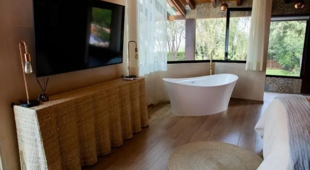Четырёхместный номер Standard с видом на озеро Hotel Boutique La Casa Del Lago