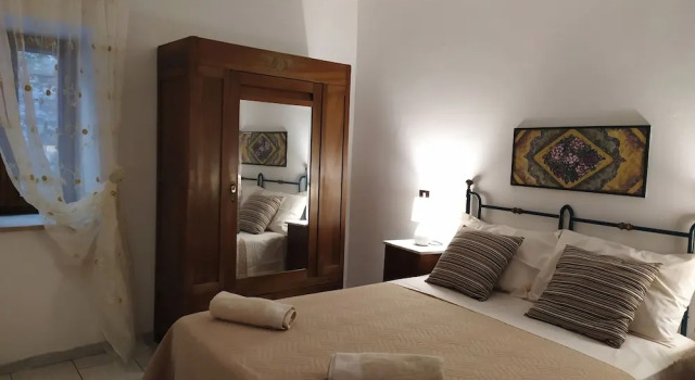 Fabulous Apartment in the Historic Center, Bright and With Easy Parking, Varaa Huoneisto Spoleto Umbria