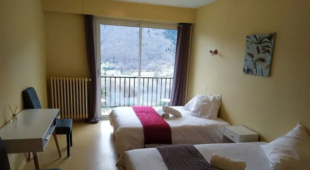 Hôtel Restaurant Les Cimes, 预订 酒店 Estarvielle 法國