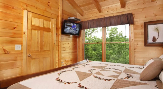 Together Again 2 Bedroom Home with Hot Tub