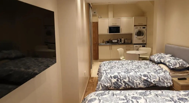 London Luxury Apartments 4 min walk from Ilford Station, with FREE PARKING FREE WIFI, Varaa Huoneisto Asunnot kohteessa Merseyside, Huoneisto