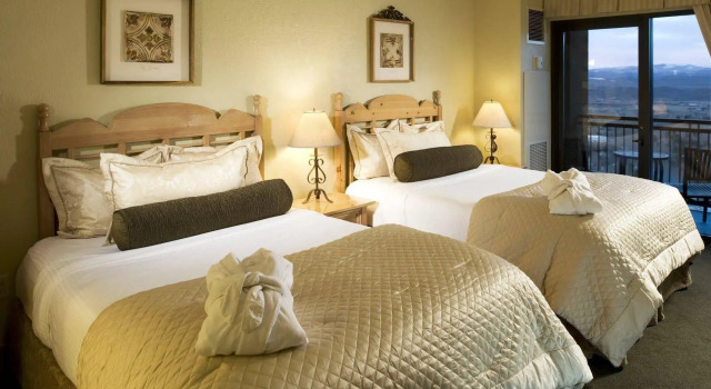 Grand Summit the Best Location in Canyons Village Save 20% on 7 Nights, Забронировать Отель Отели Парк-Сити с парковкой, рядом с Полет над каньонами, Парковка