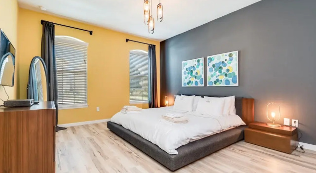 Edgy and Modern 7 Bed 5 Ba Villa Pool & Spa 1800saw