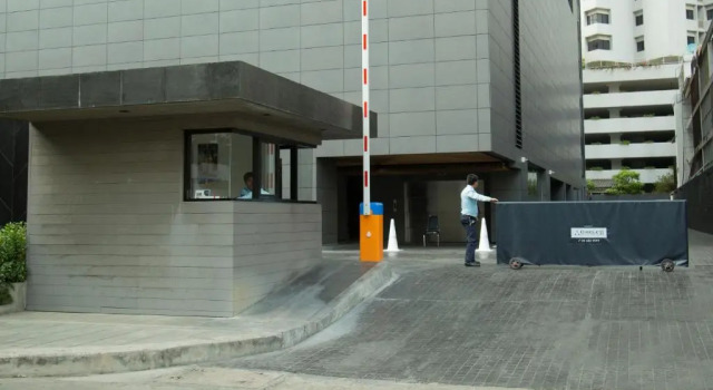 Circle Sukhumvit 11#Luxury#Pool#Gym#BTS Nana&MRT Sukhumvit#1BR#Max4ppl