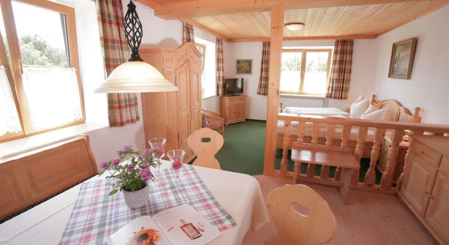 Pension Schweizerhaus Garni, Prenota Hotel Weyarn 