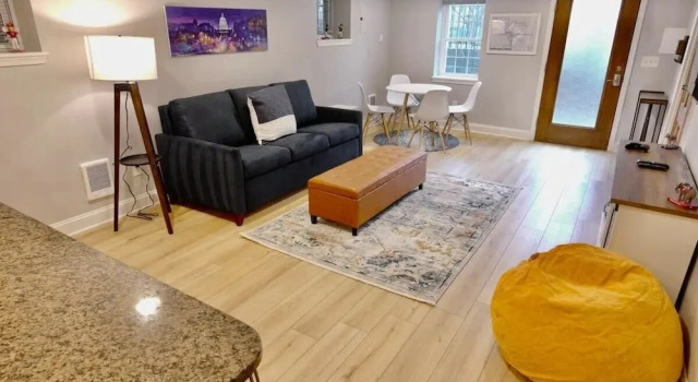 DC Beckons Darling Apt Sleeps 4, Забронировать Апартаменты/квартира Апартаменты Вашингтона, рядом с Union Market, Апартаменты/квартира