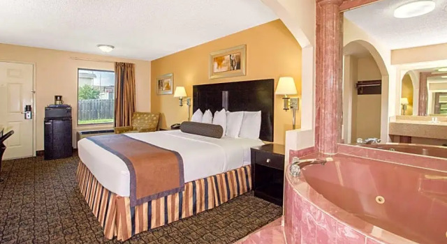 Люкс Deluxe Quality Inn & Suites Monticello