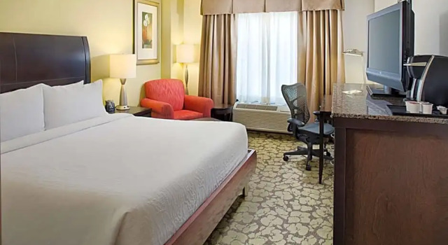 Трёхместный полулюкс Hilton Garden Inn Denver Tech Center