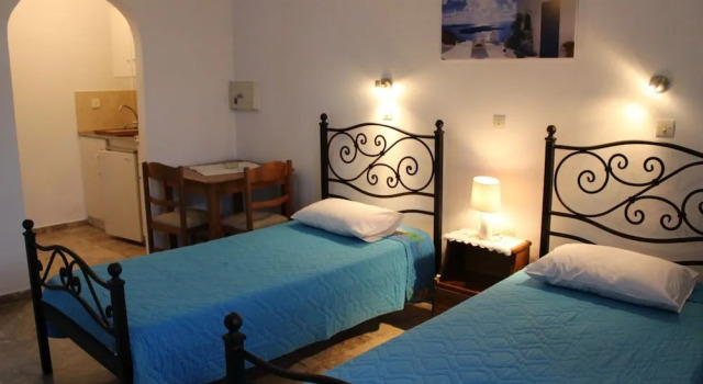Spiridoula Studios, Забронировать Отель Отели Санторини с парковкой, рядом с Пляж Перисса, Парковка
