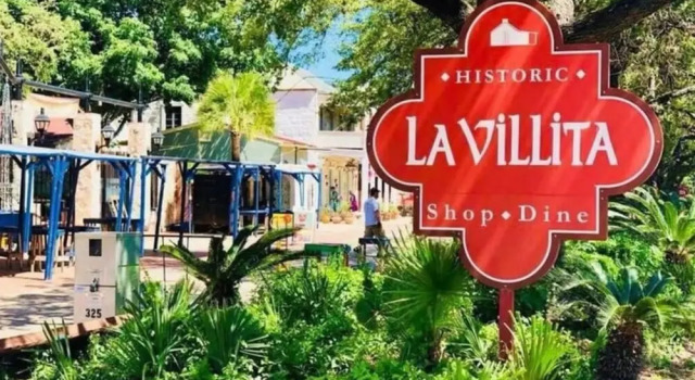 Коттедж Captivating 4BR 2BA Home Near Awesome Downtown