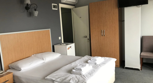 Ema Hotel