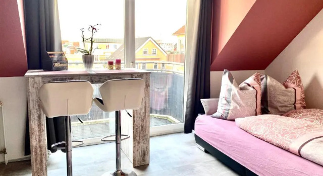 Eigenes Apartment im Herzen der Stadt mit Balkon und WLAN II