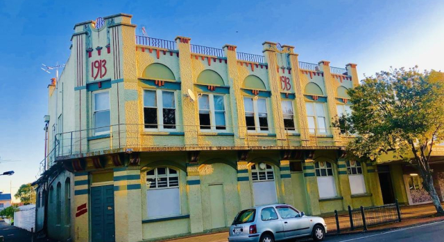 Hotel Studios Hawkes Bay, Rezerwuj Hotel Hotele w Auckland Region z parkingiem, Parking