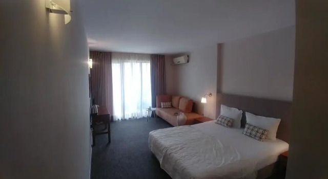 Трёхместный номер Standard с балконом Family Hotel Muses