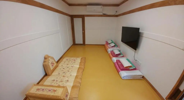 Студия Bukchon Sosunjae Hanok Guesthouse