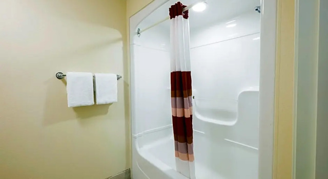 Номер Superior Red Roof Inn PLUS+ Boston - Logan