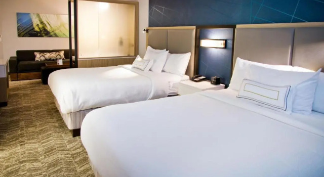 Четырёхместный люкс SpringHill Suites by Marriott West Sacramento