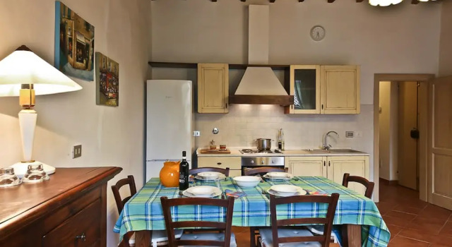 Leone Apartment