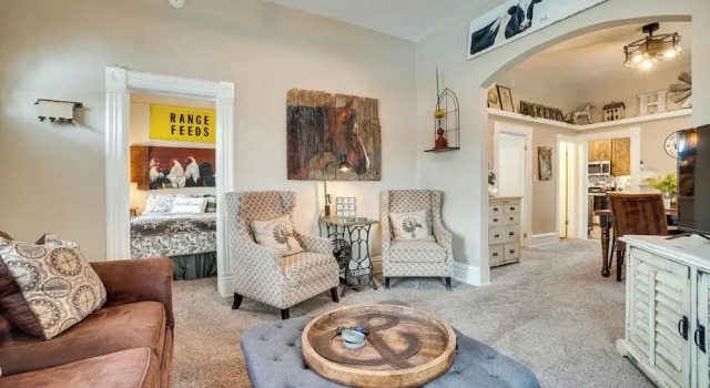 Walk to University: Dtown Laramie Home!
