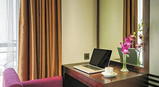 Номер Deluxe с балконом и с видом на город Sofia Suite Hotel & Spa Da Nang