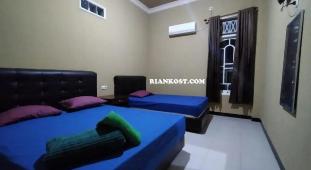 Habitación familiar Estándar Rian Kost - Hotel Penginapan Murah Pusat Kota Palembang
