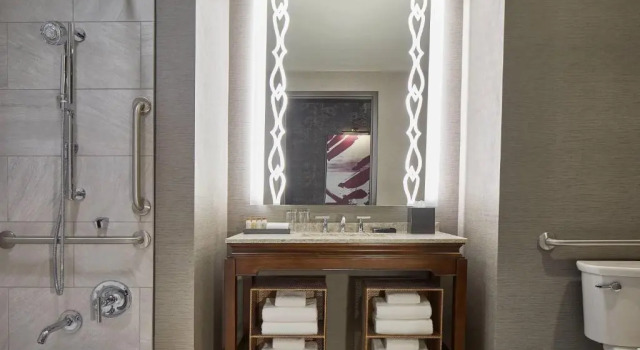 Номер Standard Renaissance Dallas at Plano Legacy West Hotel