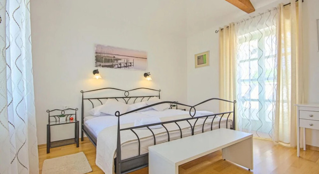 Stunning Home in Liznjan With 3 Bedrooms, Wifi and Outdoor Swimming Pool