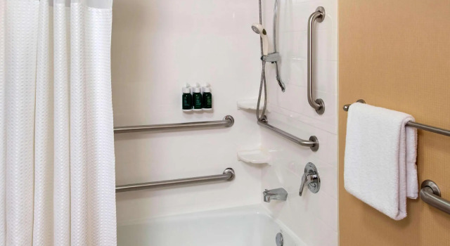 Четырёхместный номер Standard Comfort Inn & Suites Arlington Heights - Buffalo Grove
