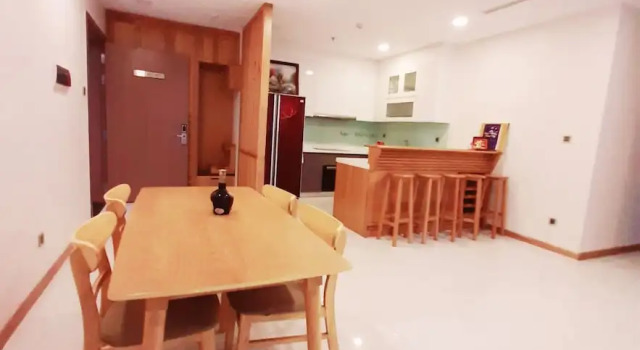Spacious Modern 4-bed 140sqm Vinhomes Apartment, Забронировать Апартаменты/квартира Хошимин провинция Хошимин, рядом с Небоскреб Landmark 81