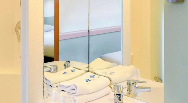 Трёхместный номер Standard Ibis budget Orléans Sud Comet
