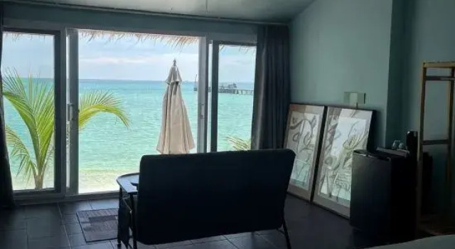 Двухместный люкс рядом с пляжем WHITE SAND ARK RESORT