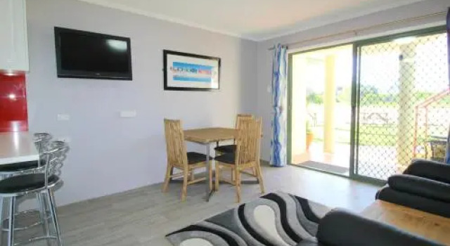 Beachfront 2, 25 Willow Street