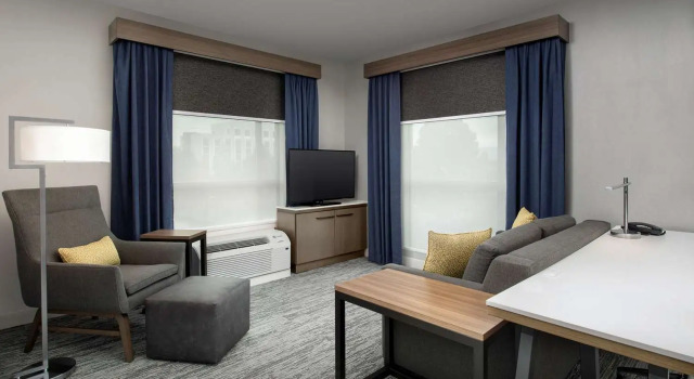 Двухместный люкс c 1 комнатой Hilton Garden Inn San Jose Airport