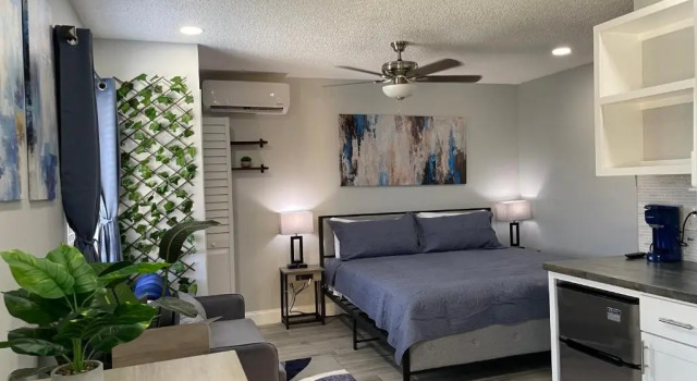 Полулюкс Sunny Palms Inn