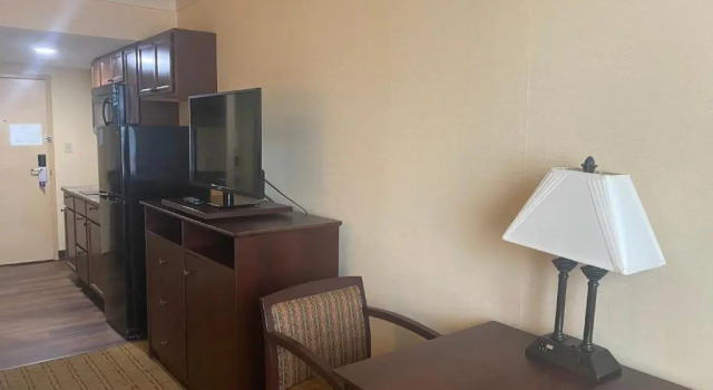 Четырёхместный номер Standard Suburban Studios Buffalo Airport