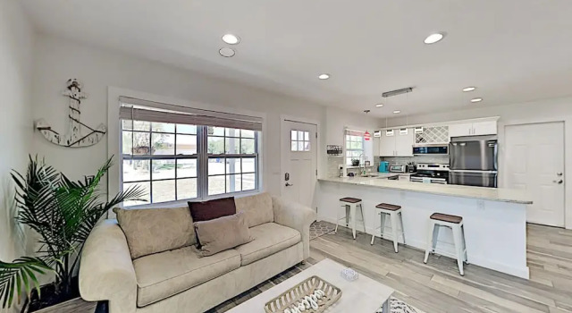 Lovely Anastasia Getaway W/ Walkable Locale 3 Bedroom Home