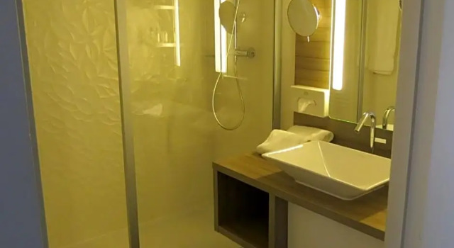 Трёхместный семейный номер Standard Logis Hôtel Le Parc de Geoffroy
