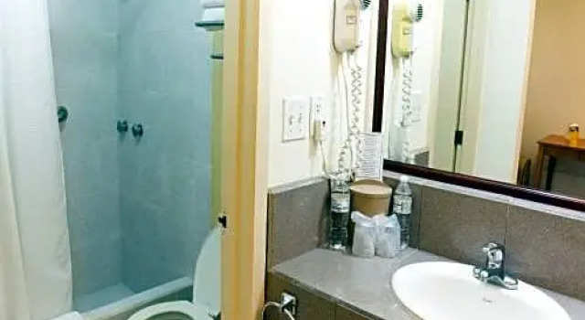 Люкс Hafersons Inn Hotel & Suites