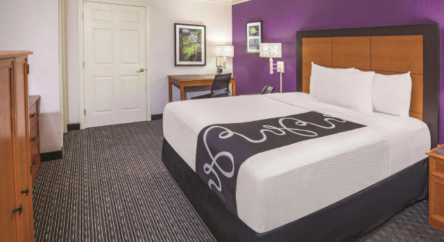 Двухместный номер Standard Howard Johnson by Wyndham Sacramento Downtown