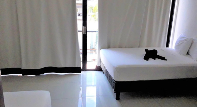 Четырёхместный номер Standard с балконом La Playa Condo