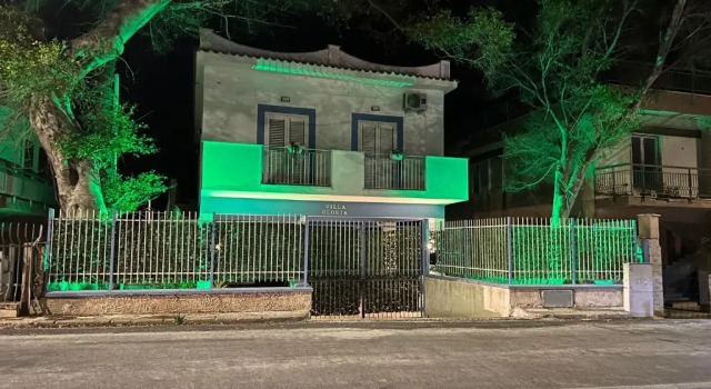 Villa GLORIA intero alloggio sulla spiaggia 8 posti letto 15 minuti da Palermo e 30 da Cefalu, Prenota Villa Hotel a Casteldaccia con parcheggio, Parcheggio