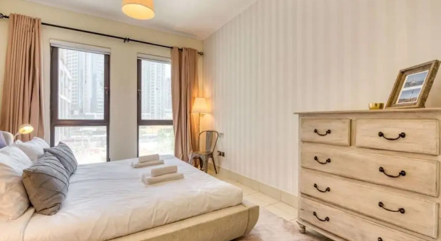 Modern & Stylish Apartment in Downtown, Забронировать Апартаменты/квартира Даунтаун Дубай , рядом с Дубайский аквариум