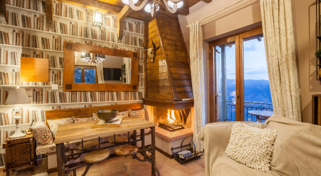 Rock Dandy Deluxe Chalet | Fireplace & Sauna
