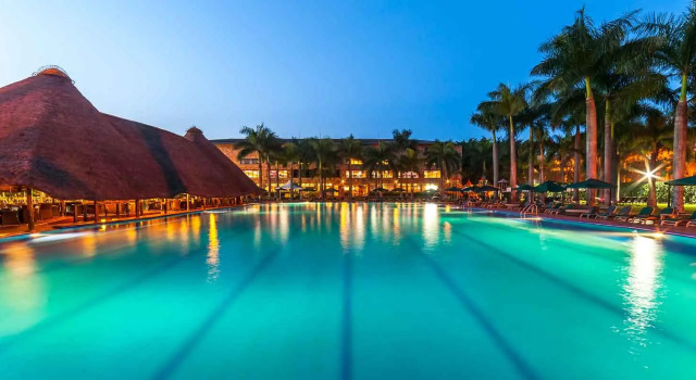Люкс Executive с видом на сад Munyonyo Commonwealth Resort