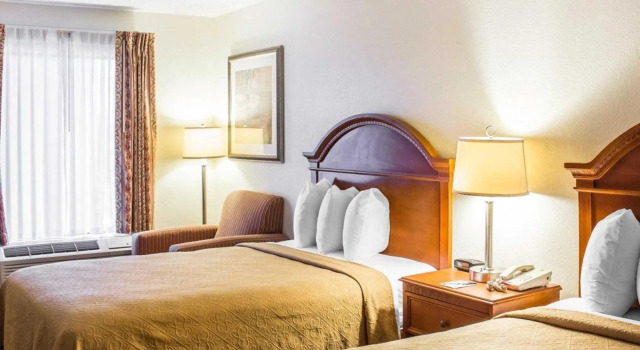 Четырёхместный номер Standard Quality Inn Battleboro - Rocky Mount