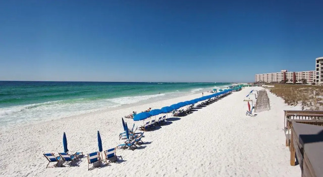 Gulf Shore Condo #122 - 2 Br condo by RedAwning, Book Lejlighed Destin Emerald Coast